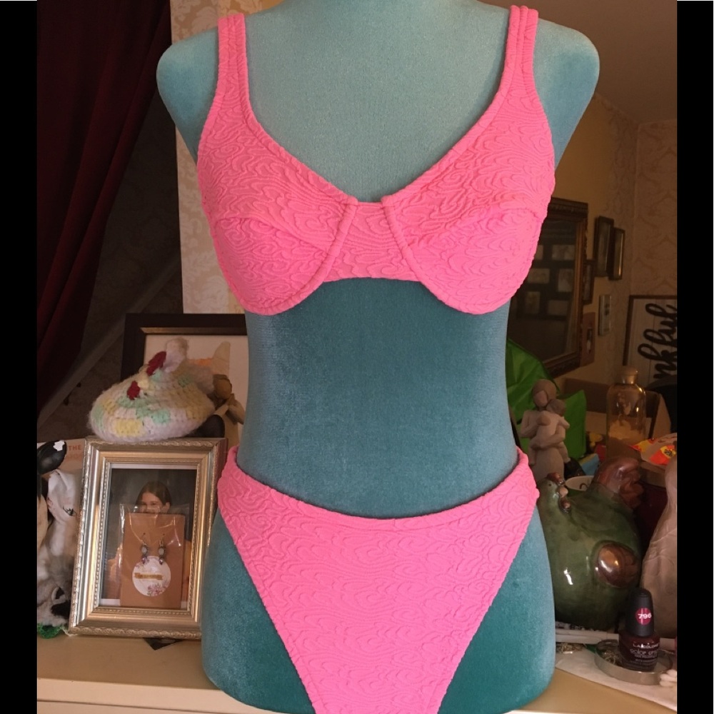 Beautiful, Unique, Vintage Textured Pink Stretch Bikini Set size 7